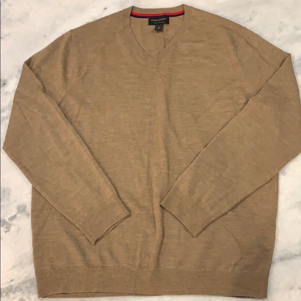 EUC • Banana Republic Wool V-neck Sweater • XL